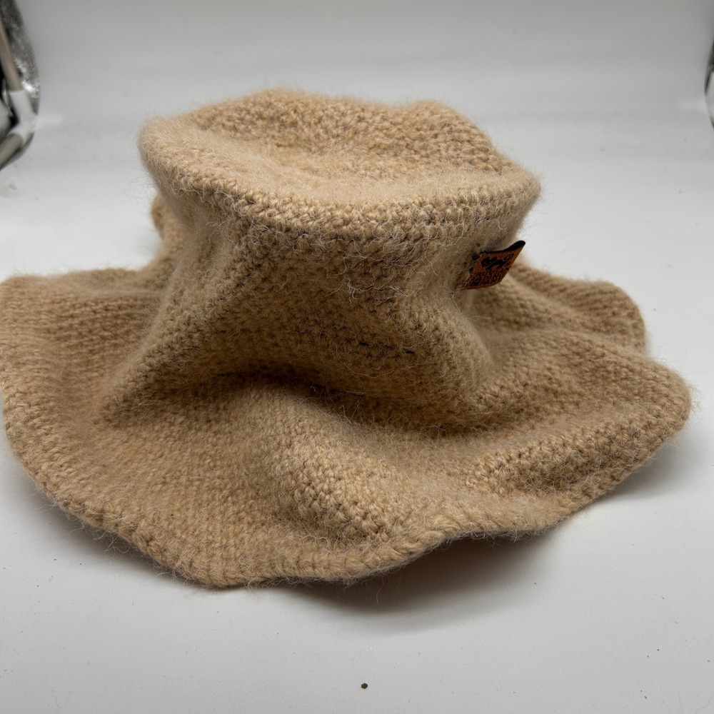Peruvian Trading Company Tan Knit Bucket Hat 100%‎ Virgin Acrylic Made in Peru